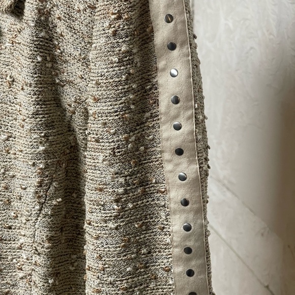 Elegant Tan/brown/white 2 Pc St John suit. - Picture 5 of 6